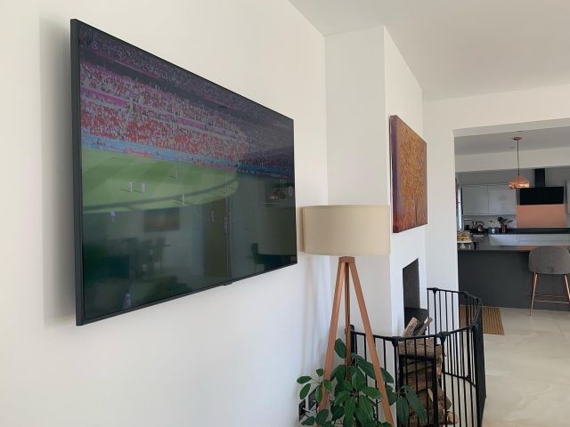 New installation at Maidensea! Thank you guests for suggesting it. Come on Wales 🏴󠁧󠁢󠁷󠁬󠁳󠁿⚽️🏟
•
•
#familygathering
#christmas
#indoorswimmingpool
#beach
#devon
 #lovedevon
 #sleeps16 
#maidenseahouse 
#bythesea 
#staycation 
#celebrationweekend
#luxuryholiday
#luxuryholidyhome
